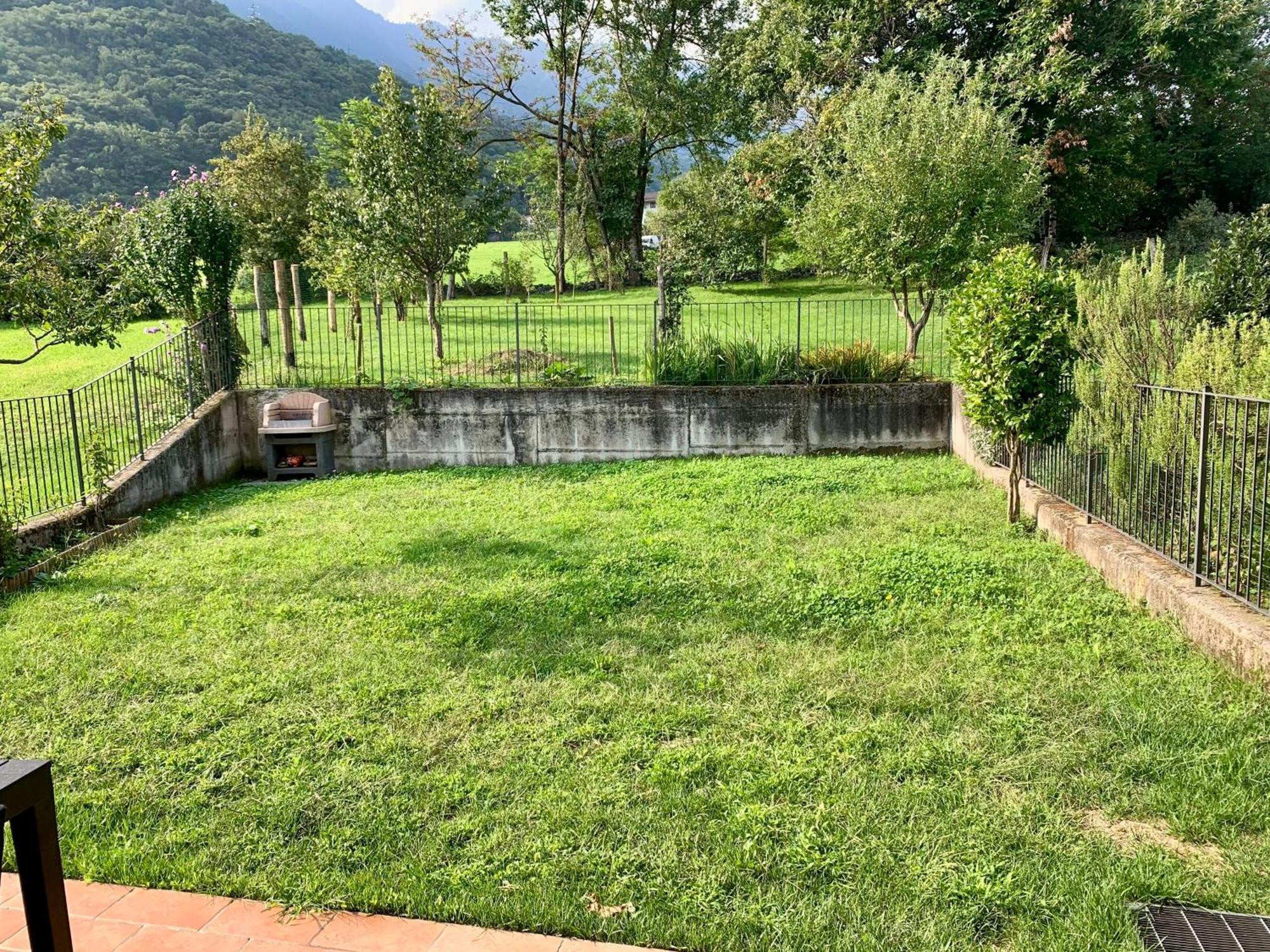 Strawberry House Villa Colico Exterior photo